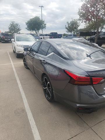 Used 2023 Nissan Altima 2.5 SR w/ SR Premium Package FWD image 2