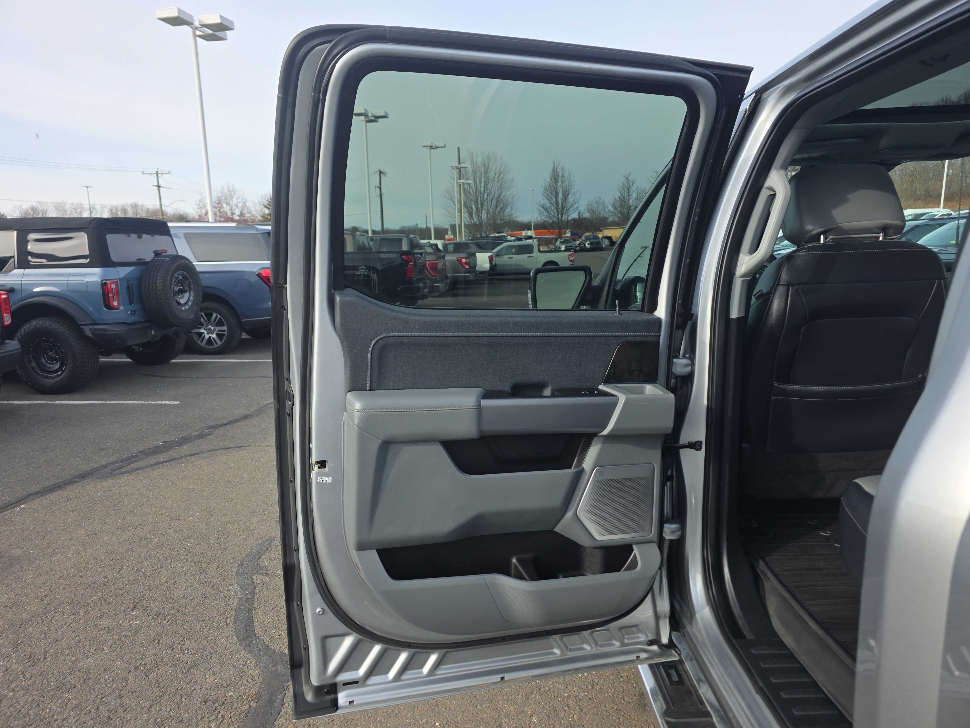 Certified 2022 Ford F150 Lariat w/ Equipment Group 502A High image 22