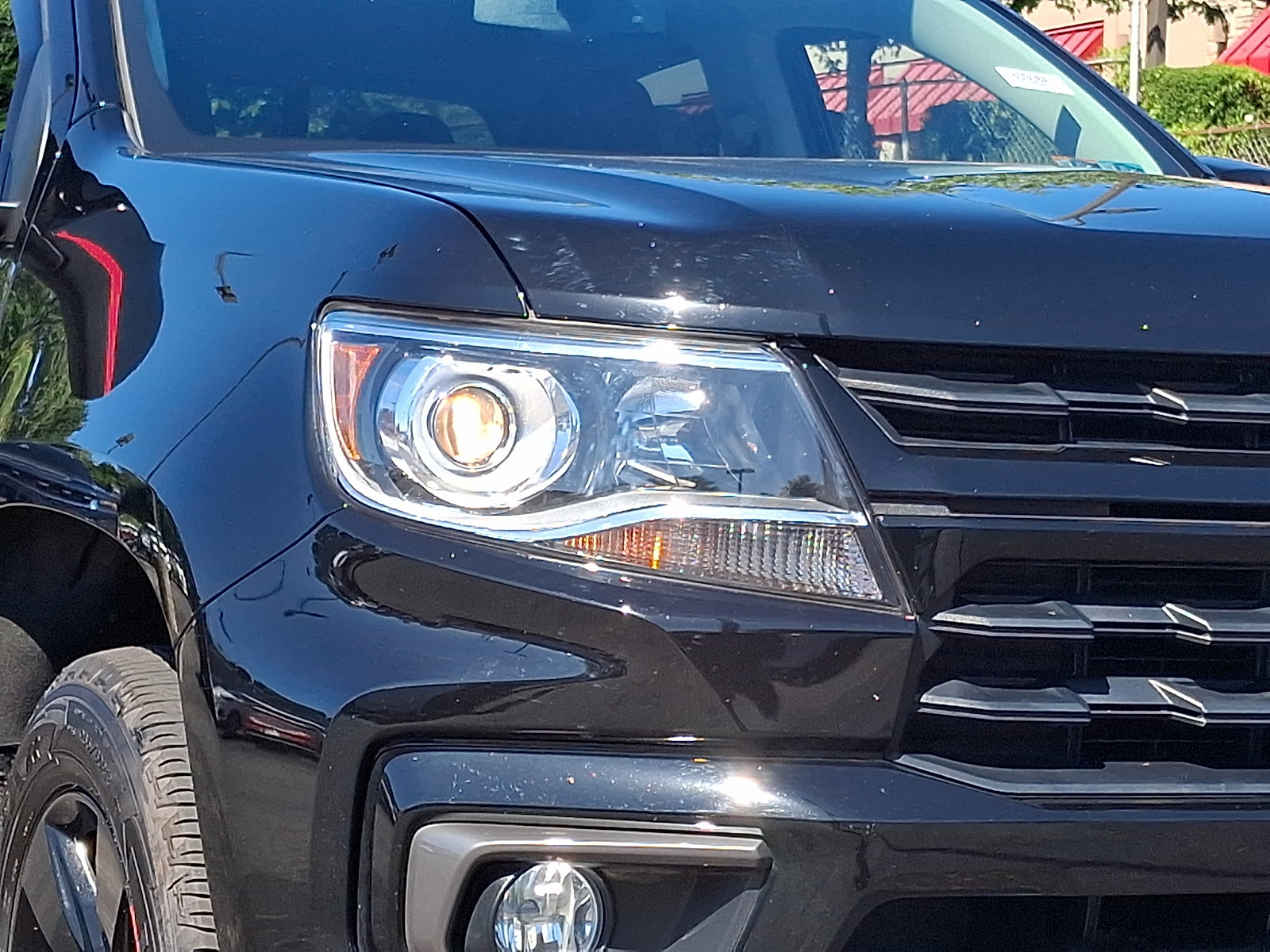 Used 2021 Chevrolet Colorado LT w/ Redline Special Edition AWD/4WD image 9
