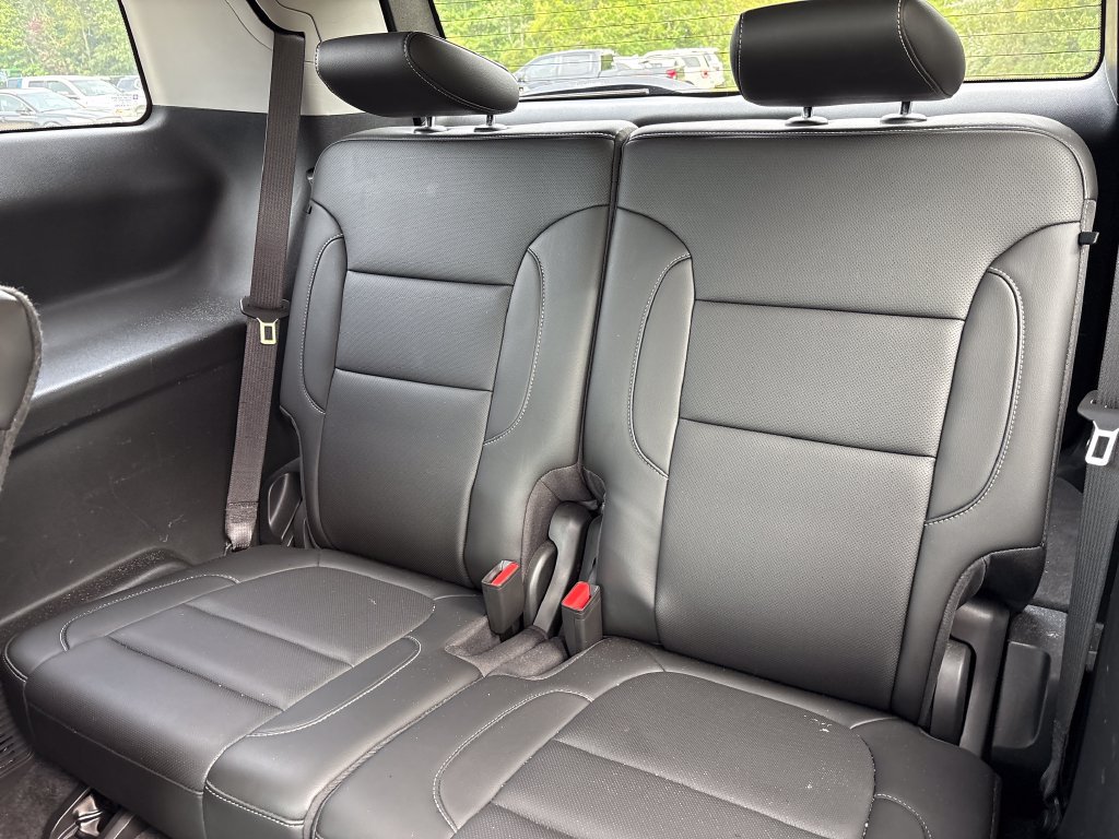 Used 2021 GMC Acadia SLT w/ Elevation Edition FWD image 17