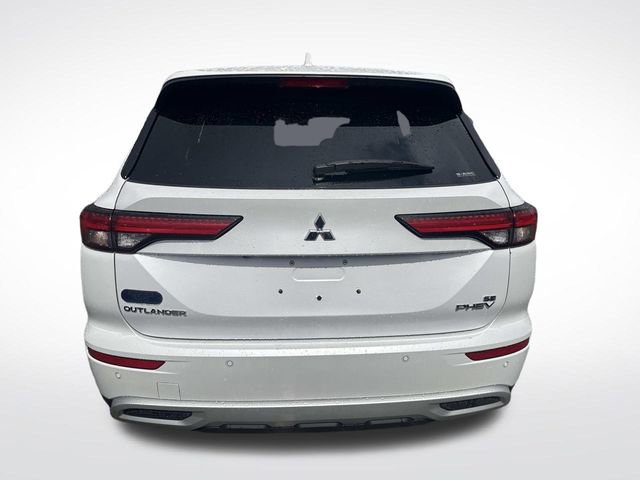 Used 2024 Mitsubishi Outlander 4WD Plug-In Hybrid image 4