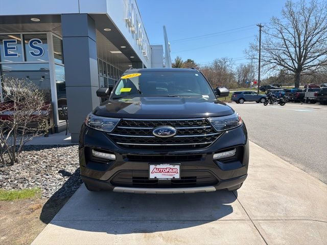 Certified 2022 Ford Explorer XLT w/ Equipment Group 202A AWD/4WD image 3