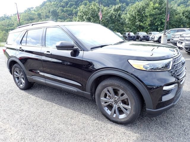 Certified 2023 Ford Explorer XLT w/ Equipment Group 202A AWD/4WD image 8