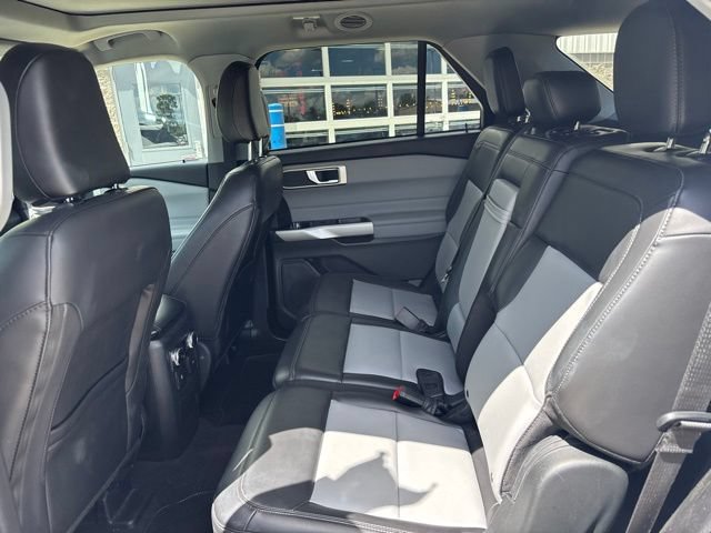 Certified 2023 Ford Explorer XLT w/ Equipment Group 202A AWD/4WD image 32