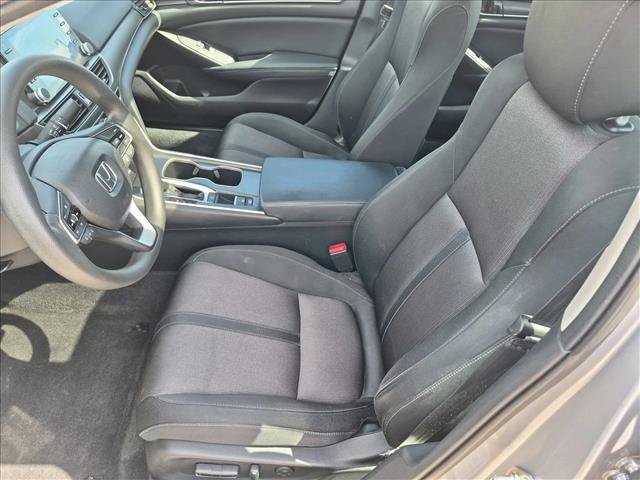 Used 2018 Honda Accord EX image 16