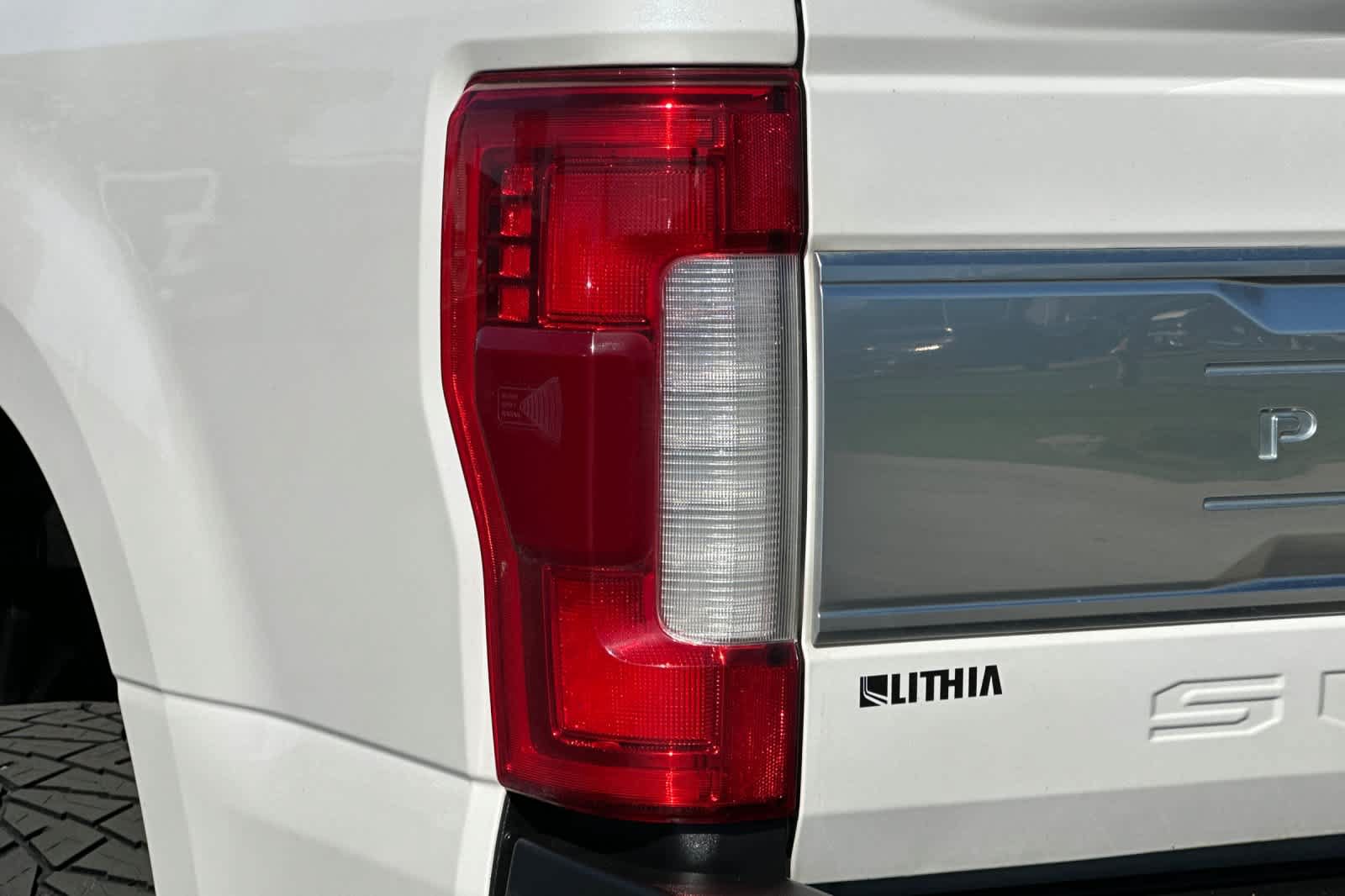 Certified 2019 Ford F350 Platinum w/ Platinum Ultimate Package AWD/4WD image 27