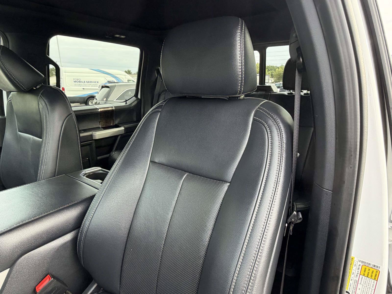 Certified 2022 Ford F350 Lariat w/ Black Appearance Package AWD/4WD image 23