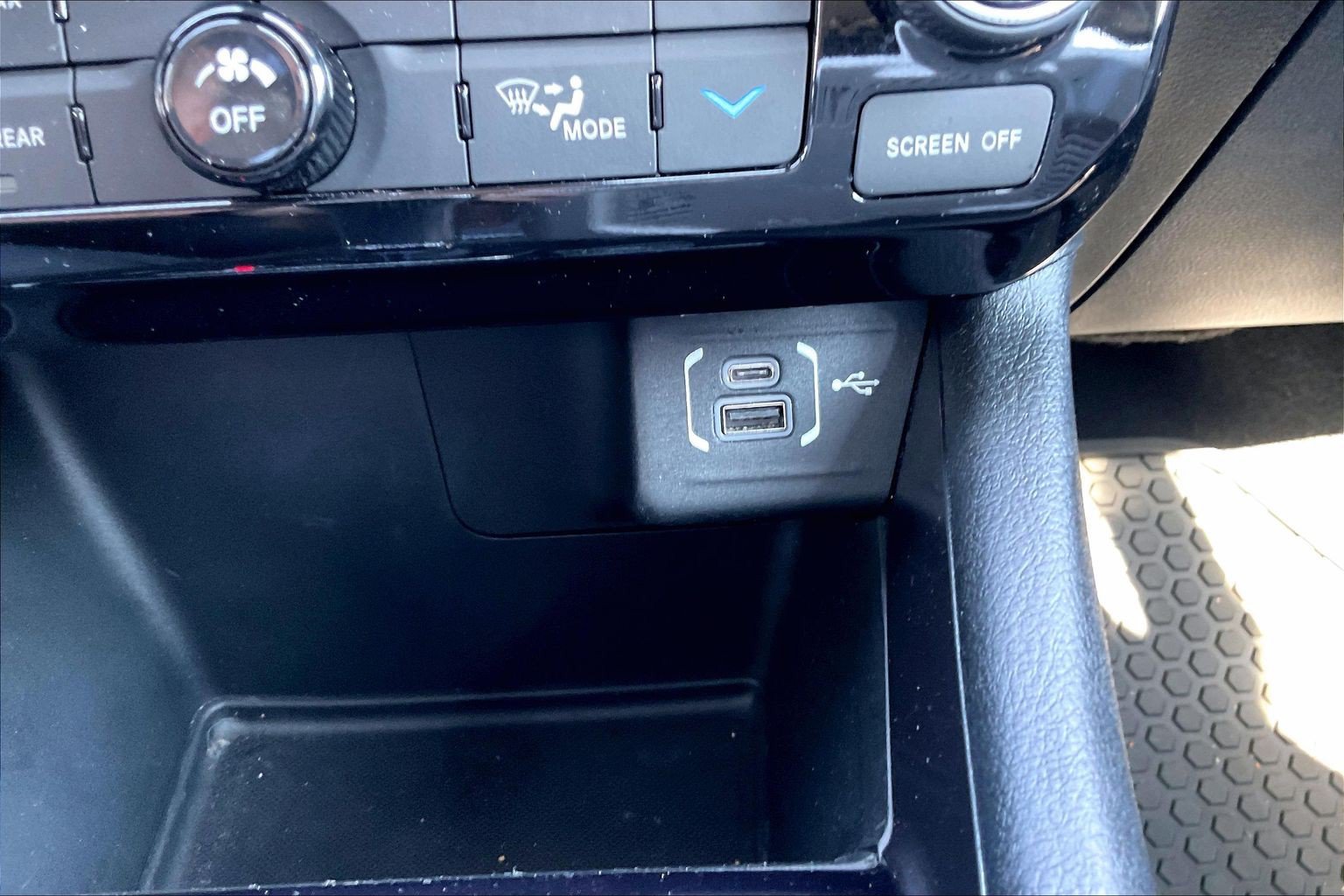 Used 2022 Jeep Compass Latitude w/ Sun and Sound Group FWD image 31