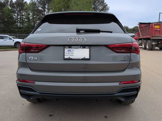 Used 2020 Audi Q3 2.0T Premium w/ Convenience Package image 3