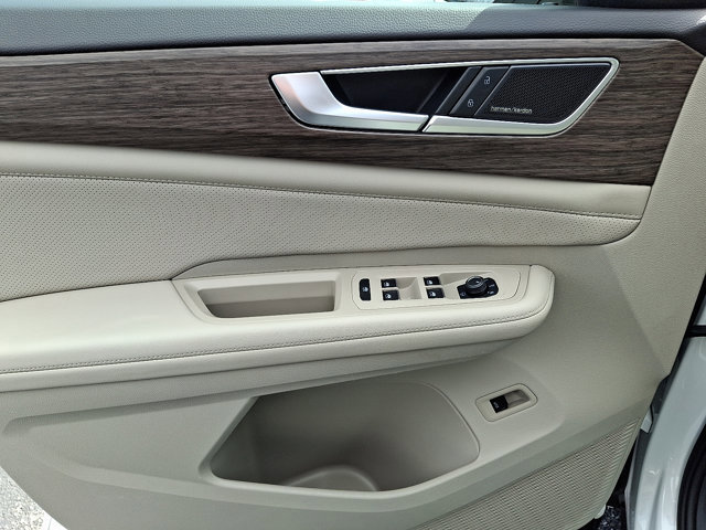 Used 2024 Volkswagen Atlas SEL Premium R-Line image 15