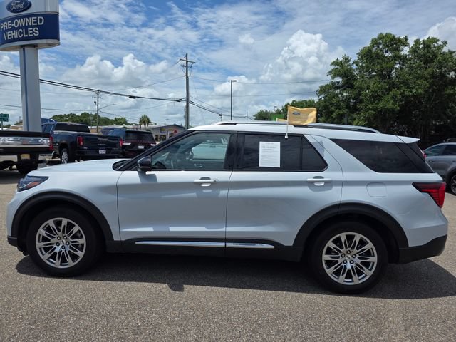 Certified 2025 Ford Explorer Platinum RWD image 5