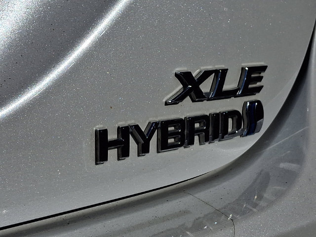Used 2019 Toyota Camry XLE FWD image 32