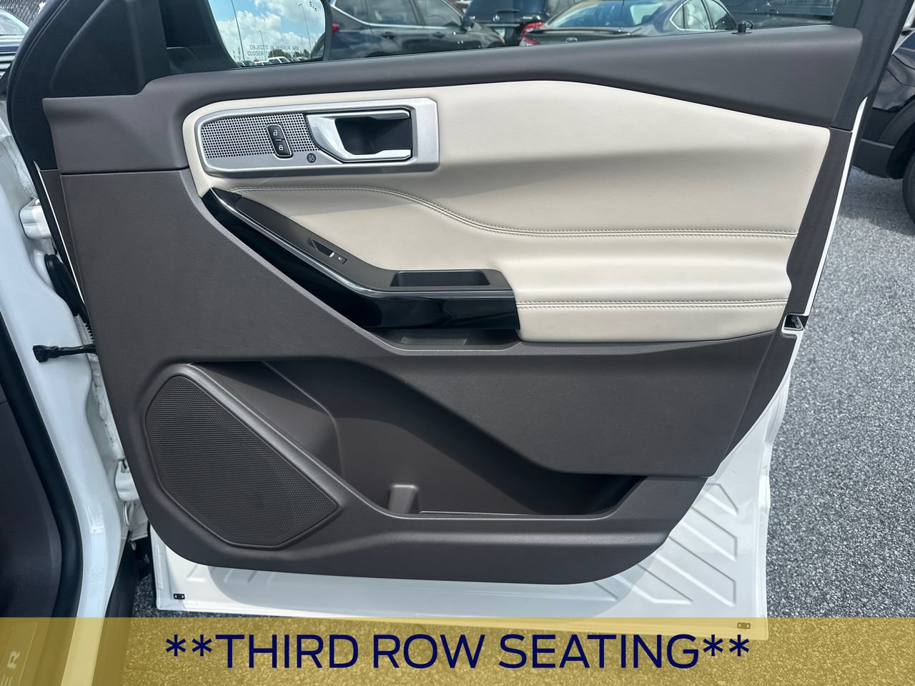 Certified 2024 Ford Explorer Platinum w/ Class IV Trailer Tow Package AWD/4WD image 16