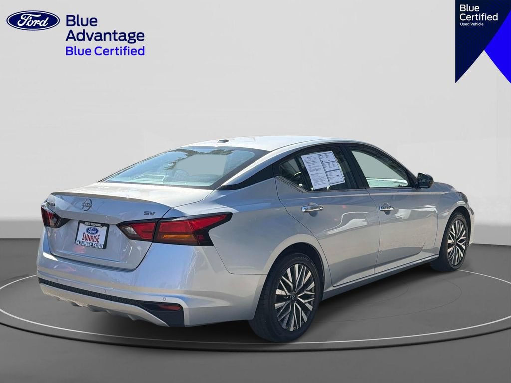 Used 2024 Nissan Altima 2.5 SV FWD image 5