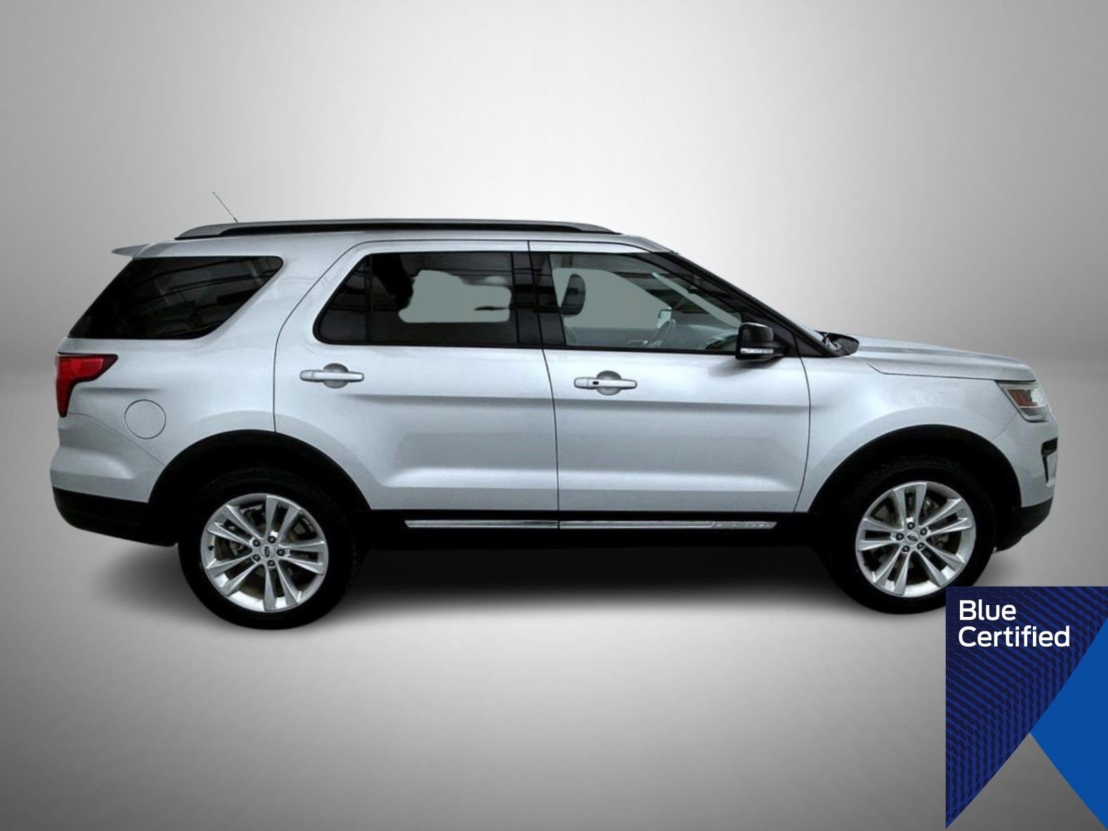 Certified 2018 Ford Explorer XLT w/ Equipment Group 202A image 6