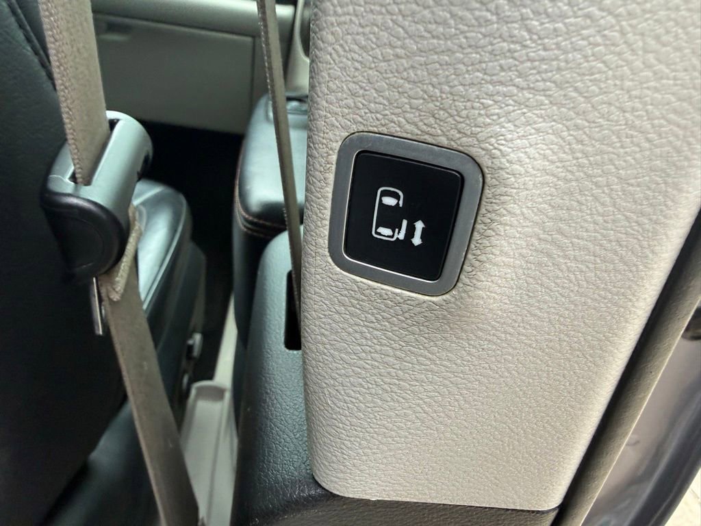 Used 2017 Chrysler Pacifica Touring-L Plus image 16