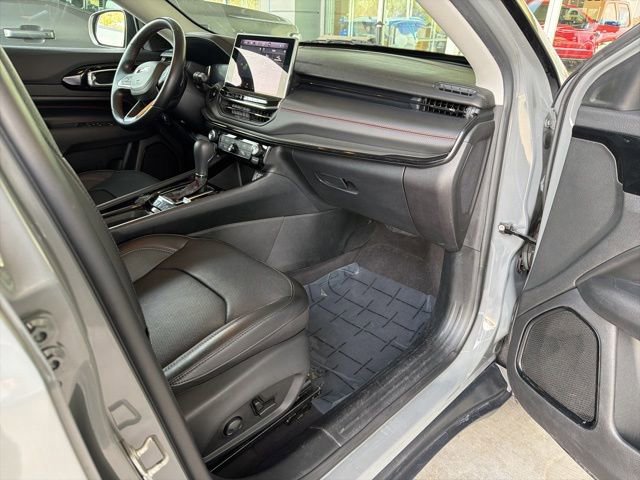 Used 2022 Jeep Compass Trailhawk w/ Trailhawk Elite Group image 17