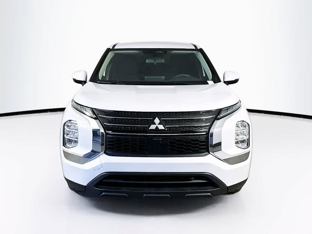 Used 2024 Mitsubishi Outlander ES FWD image 6