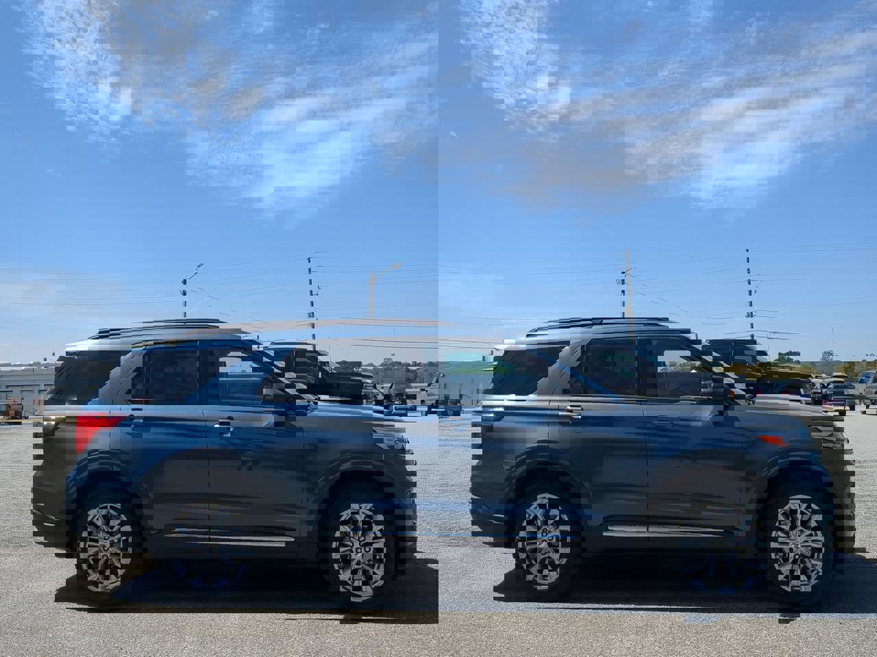 Certified 2020 Ford Explorer XLT w/ Equipment Group 202A image 6