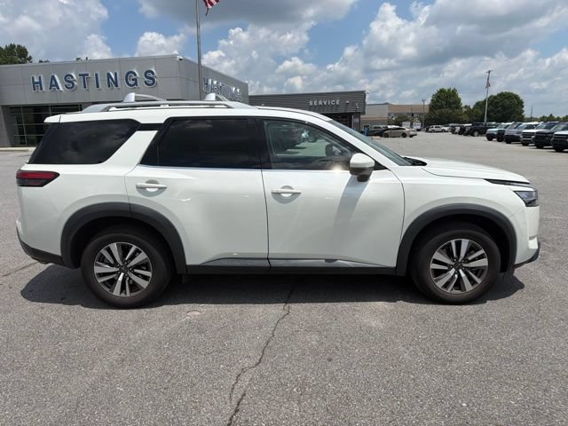 Used 2023 Nissan Pathfinder SL AWD/4WD image 7