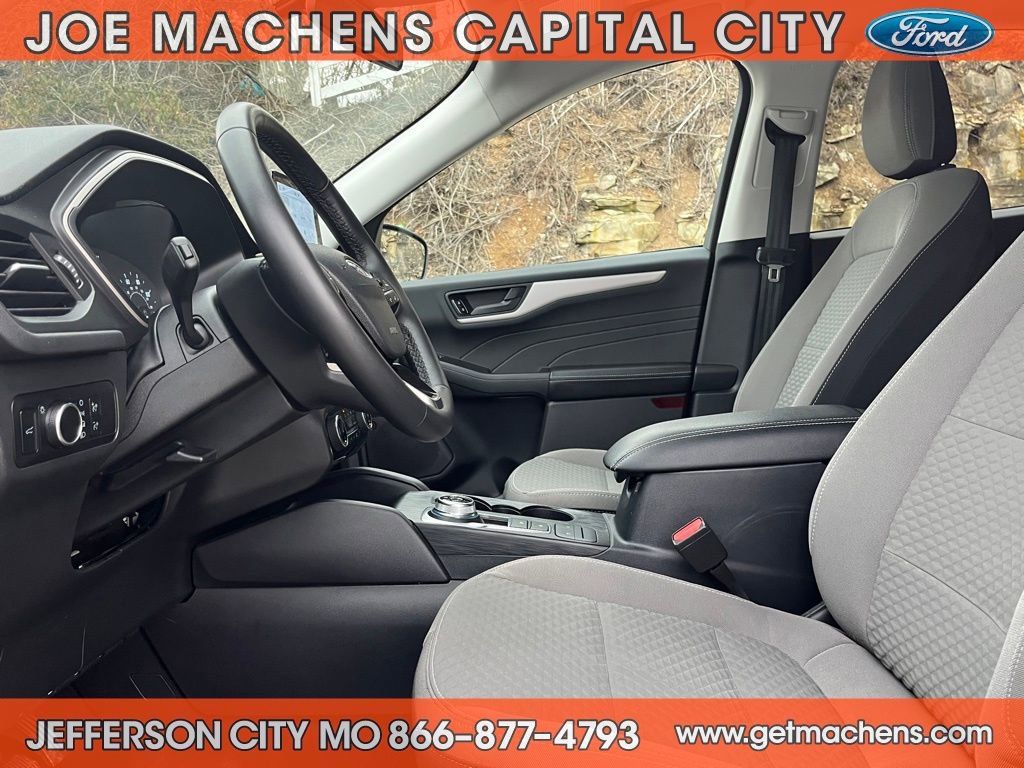 Certified 2022 Ford Escape SE w/ SE Sport Appearance Package image 18