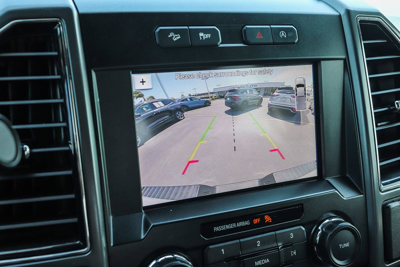 Certified 2019 Ford F150 XLT w/ Equipment Group 302A Luxury AWD/4WD image 24