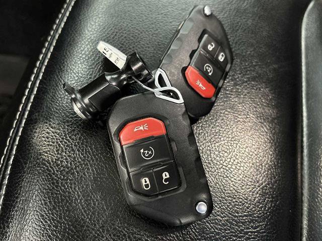 Used 2023 Jeep Wrangler Unlimited Sahara w/ Dual Top Group image 25