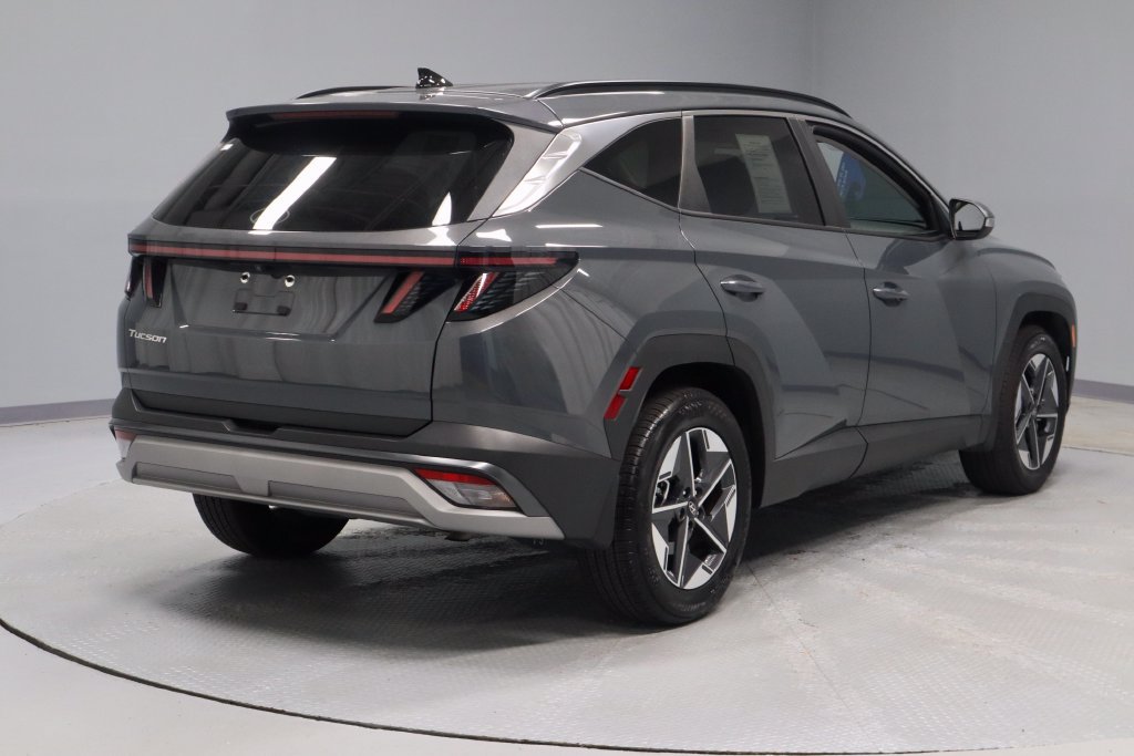 Used 2025 Hyundai Tucson SEL FWD image 12