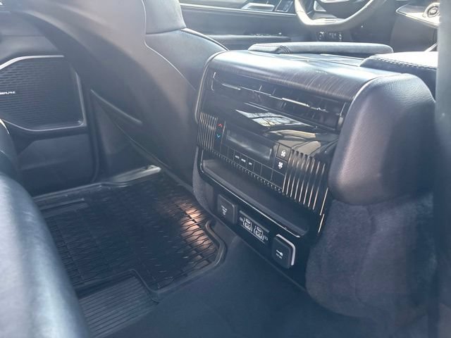 Used 2024 Jeep Wagoneer Series II w/ Flexible Seating Group RWD image 11