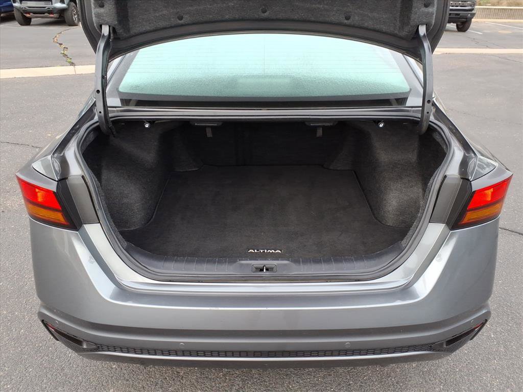 Used 2024 Nissan Altima 2.5 SV image 11