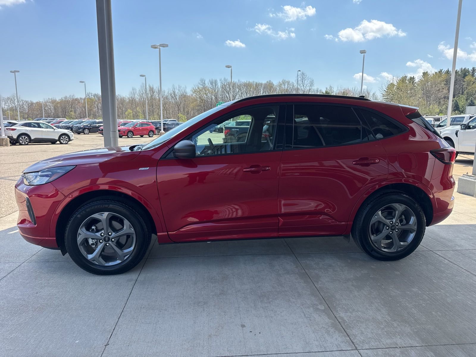 Certified 2024 Ford Escape ST-Line w/ Tech Pack #1 AWD/4WD image 4