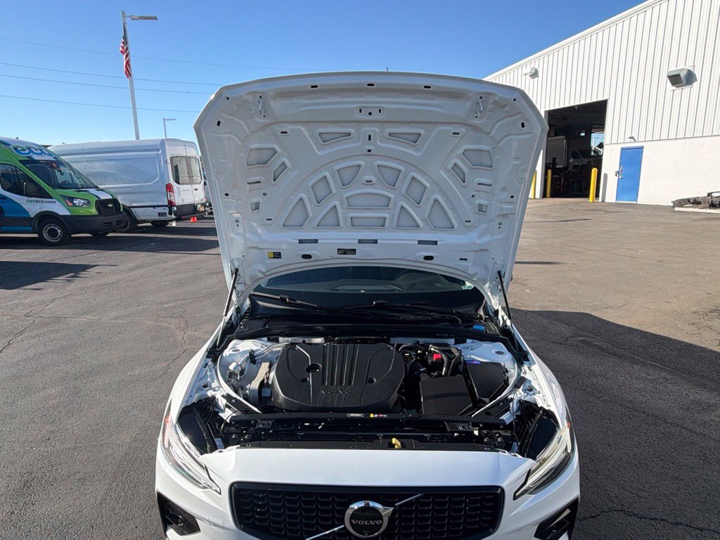 Used 2024 Volvo S60 B5 Plus AWD/4WD image 17