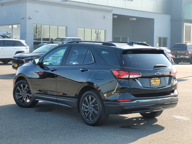 Used 2023 Chevrolet Equinox RS image 3