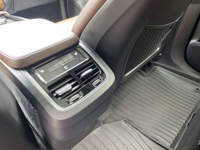 Used 2022 Volvo XC90 T6 Momentum w/ Advanced Package AWD/4WD image 14