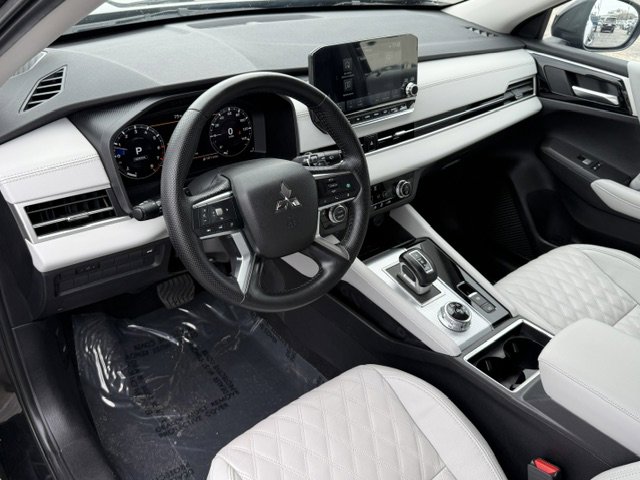 Used 2024 Mitsubishi Outlander SEL FWD image 14