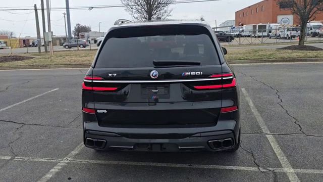 Used 2023 BMW X7 M60i w/ Executive Package image 5