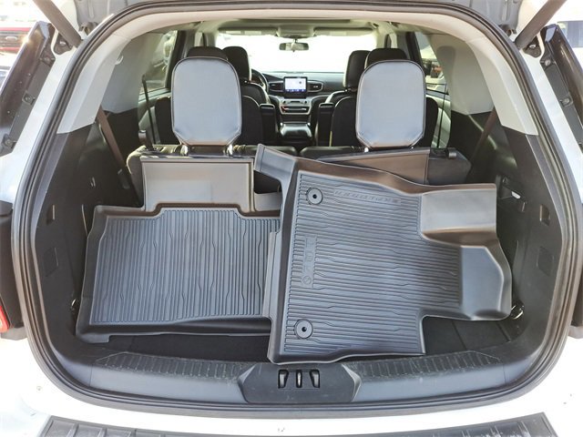 Certified 2022 Ford Explorer XLT w/ Equipment Group 202A image 28