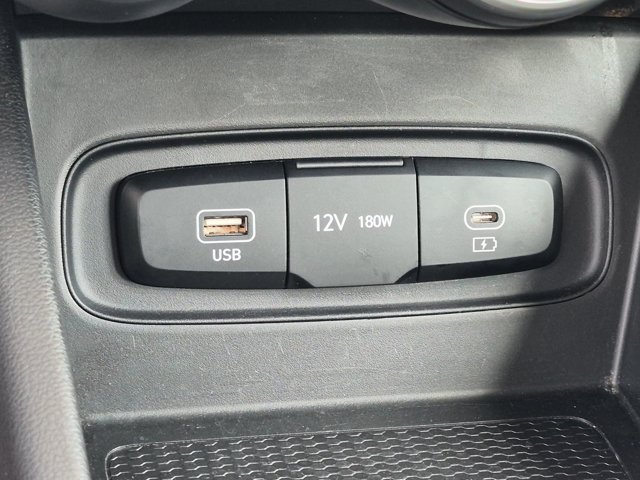 Used 2025 Hyundai Venue SEL FWD image 20
