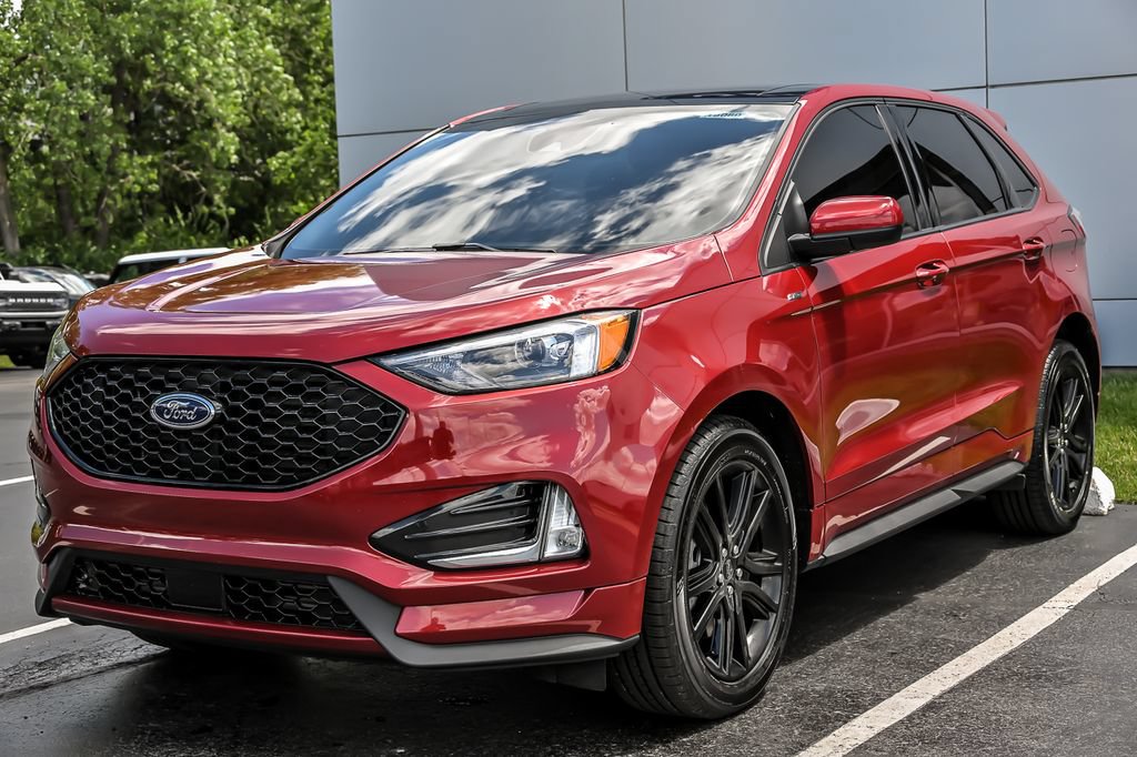 Certified 2022 Ford Edge ST-Line w/ Class II Trailer Tow Package AWD/4WD image 5