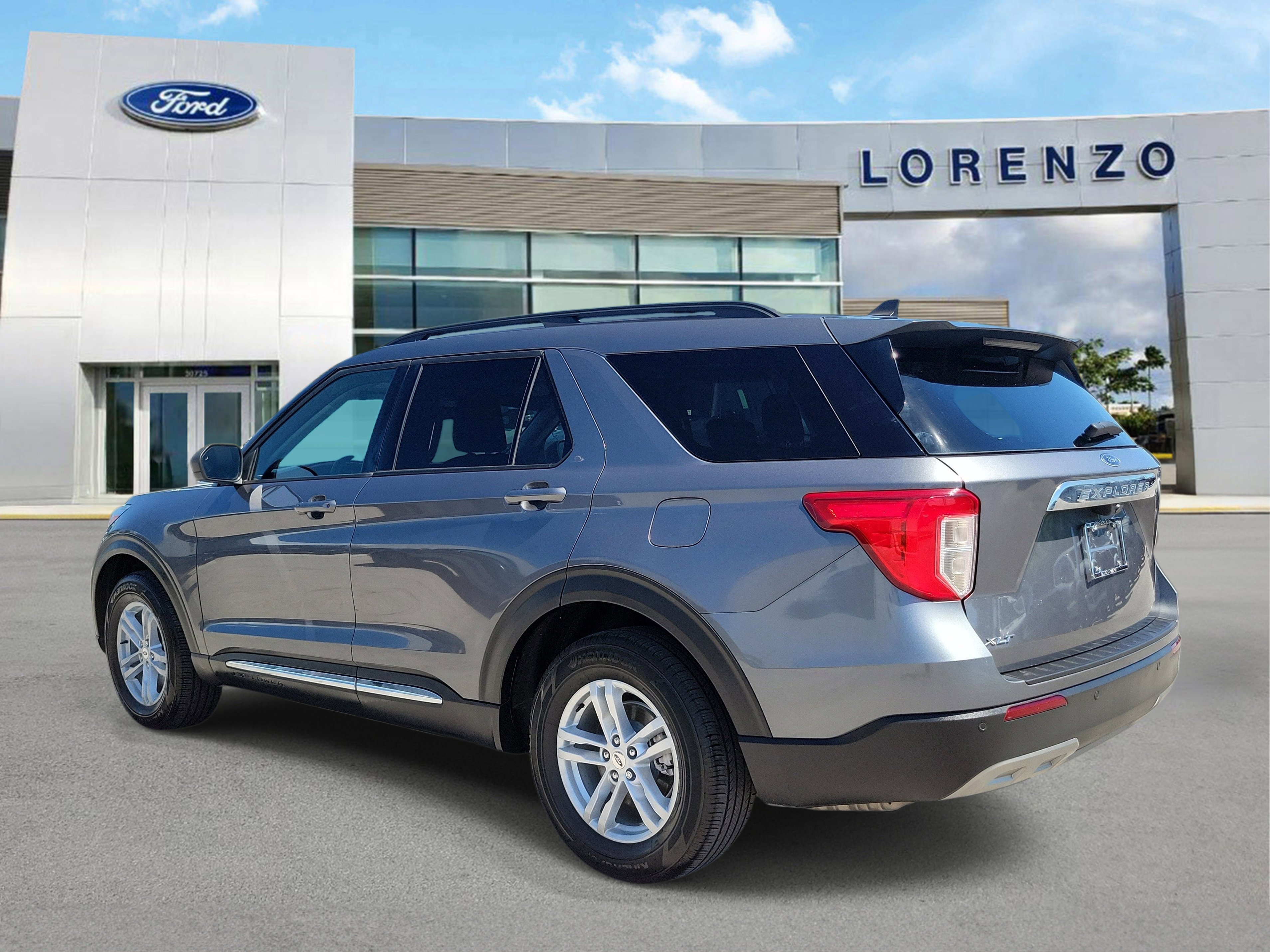 Certified 2024 Ford Explorer XLT w/ Equipment Group 202A RWD image 7
