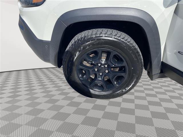 Used 2019 Jeep Cherokee Trailhawk AWD/4WD image 10