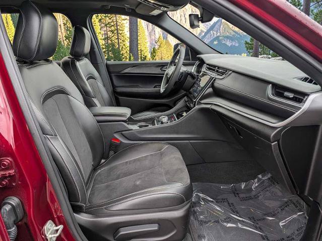 Used 2023 Jeep Grand Cherokee Altitude AWD/4WD image 17