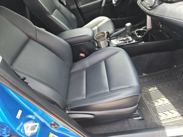 Used 2018 Toyota RAV4 Limited AWD/4WD image 35