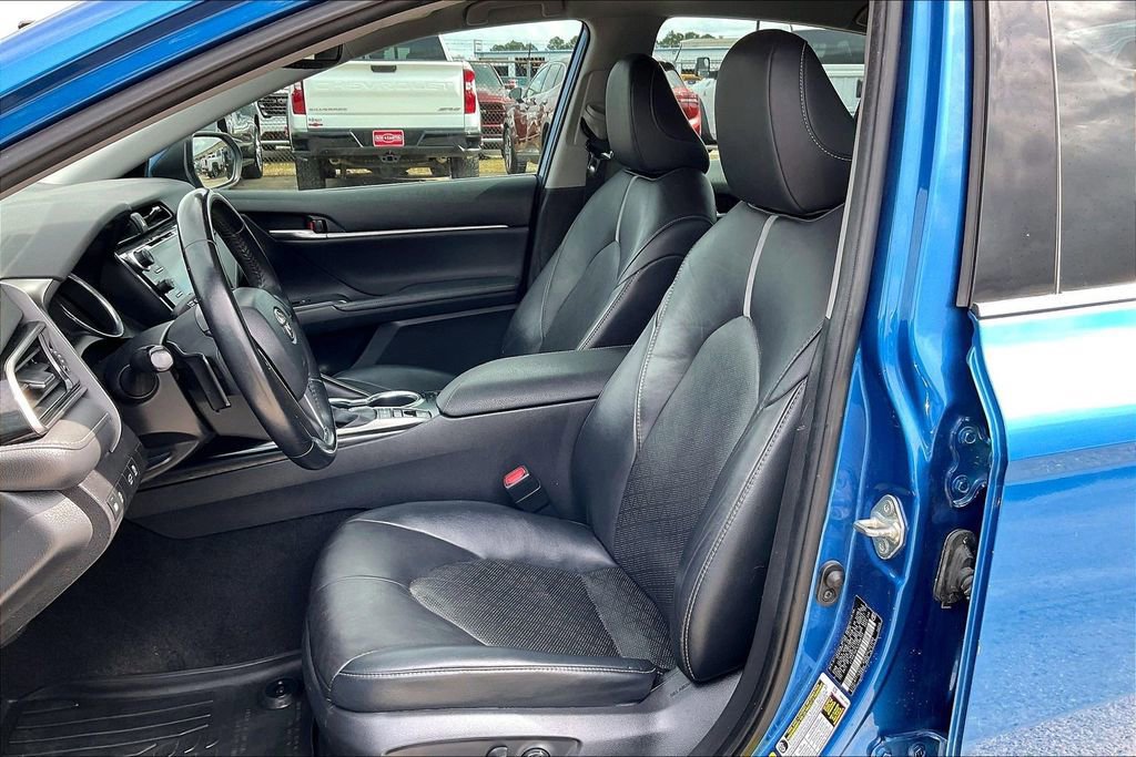 Used 2020 Toyota Camry XSE image 18