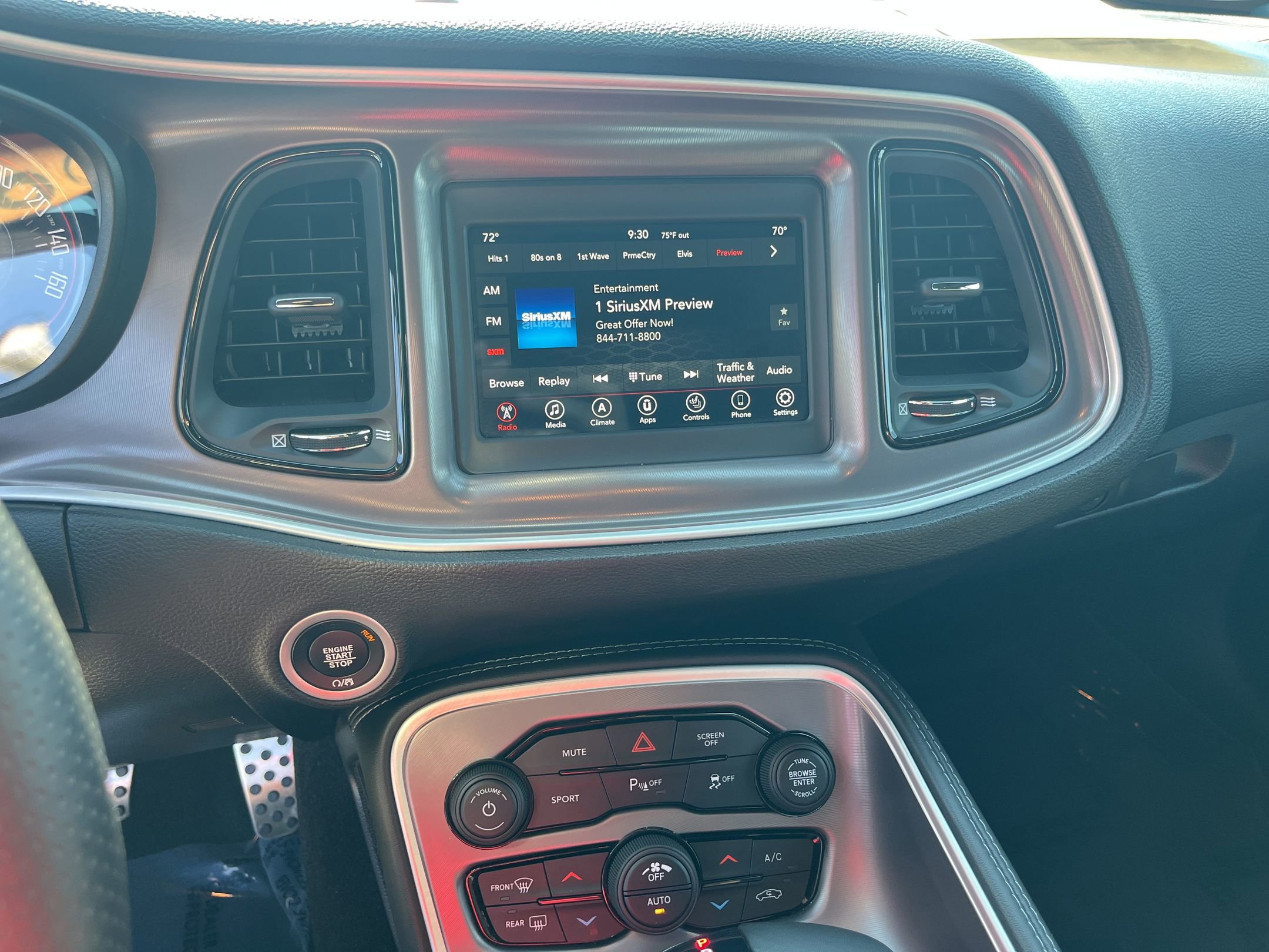 Used 2022 Dodge Challenger R/T w/ Driver Convenience Group RWD image 21