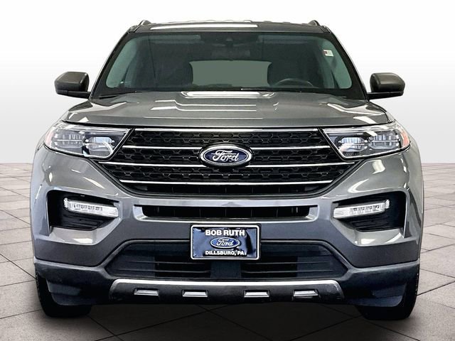Certified 2022 Ford Explorer XLT w/ Equipment Group 202A AWD/4WD image 3