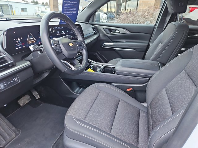 Used 2024 Chevrolet Traverse LT image 11