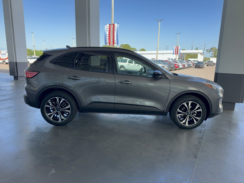 Certified 2022 Ford Escape SEL w/ SEL Stealth AWD Package image 5