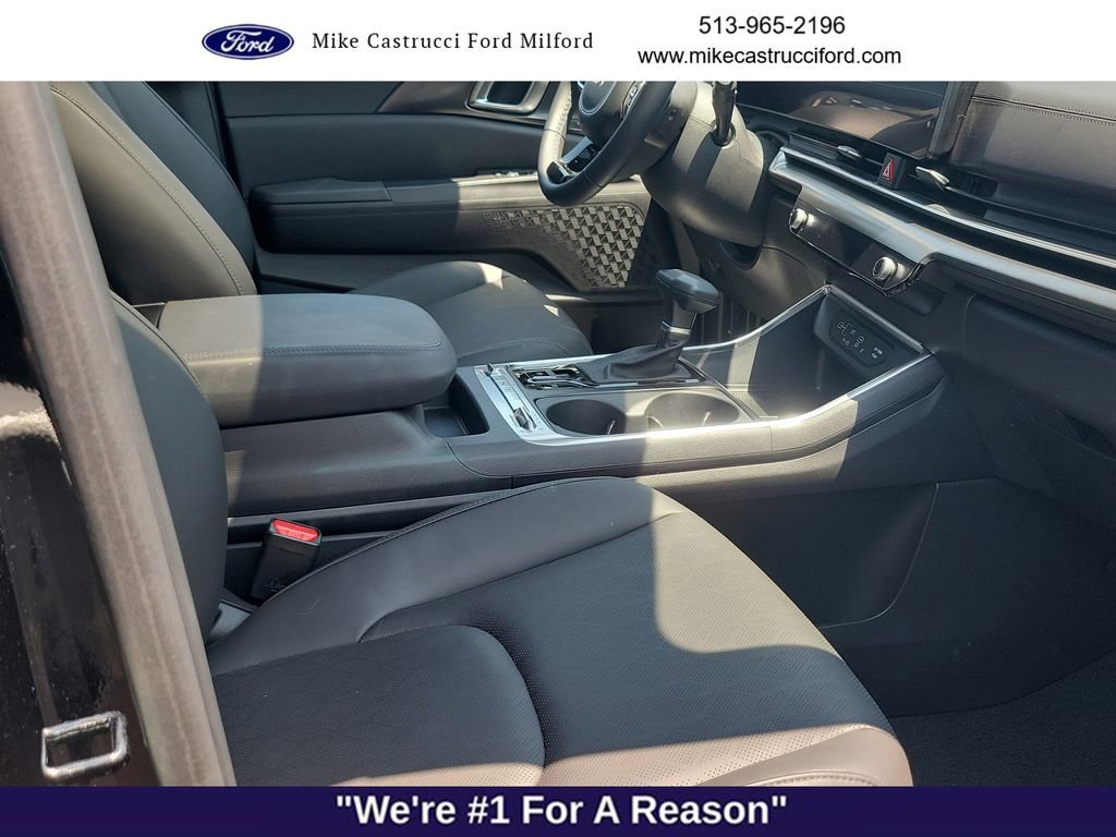 Used 2026 Kia Carnival SX w/ SX Dark Edition Package FWD image 32