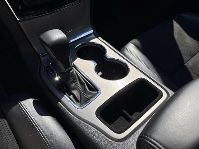 Used 2021 Jeep Grand Cherokee Laredo X RWD image 34
